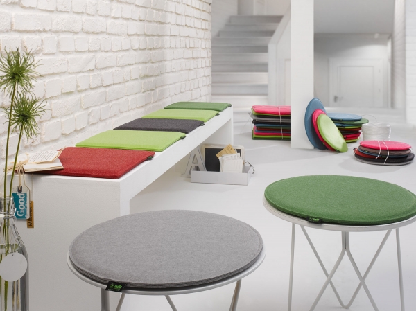100 % Wool felt Cushion square - kiwi